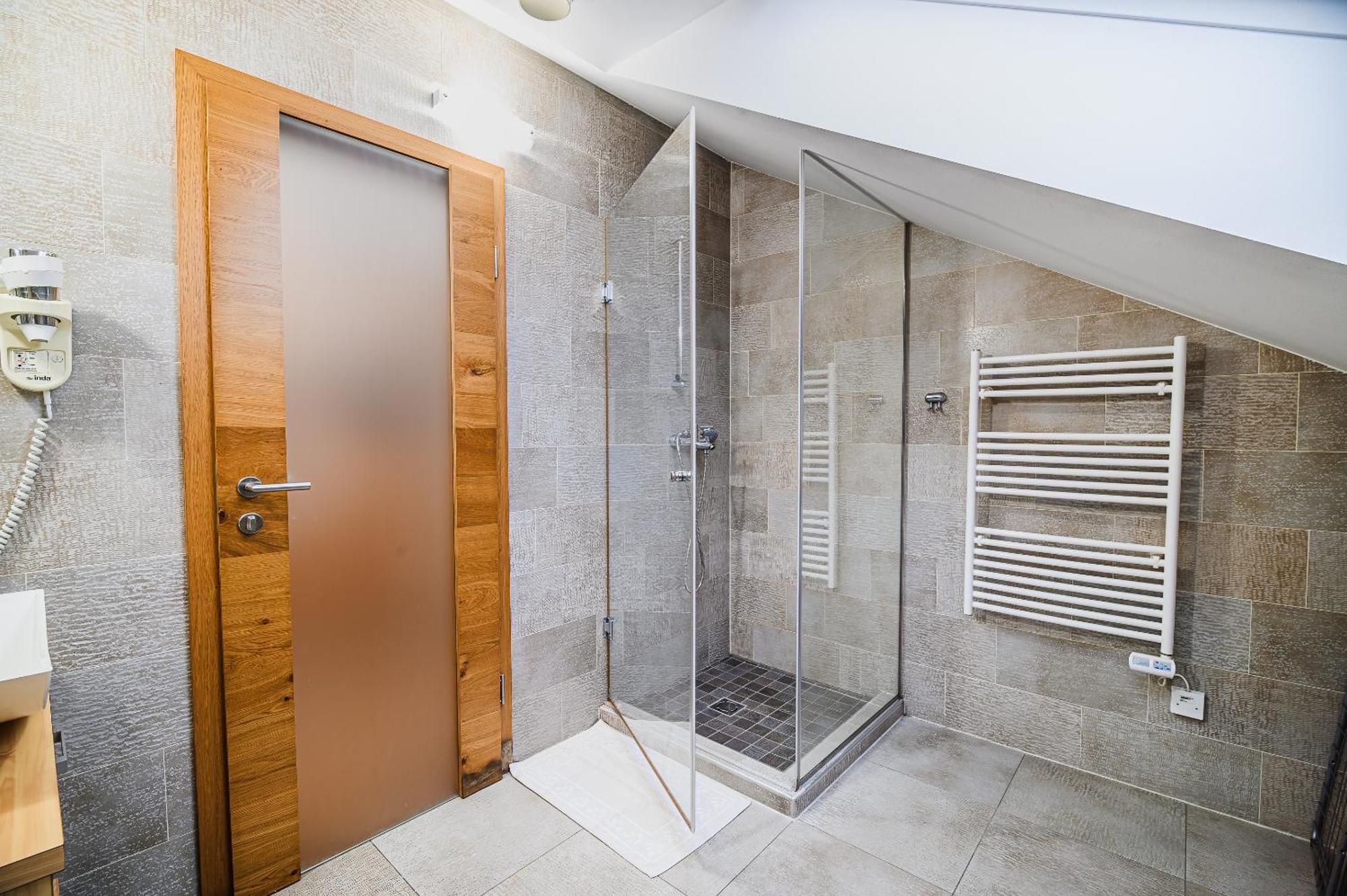 Apartments Maleric With Indoor Pool And Wellness Dragatus Room photo
