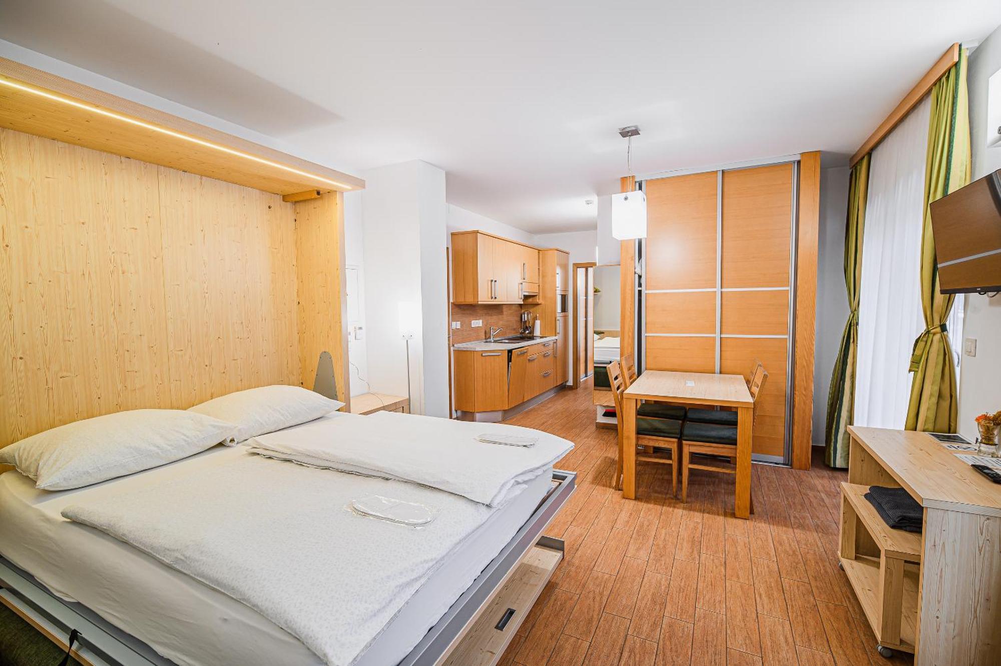 Apartments Maleric With Indoor Pool And Wellness Dragatus Exterior photo