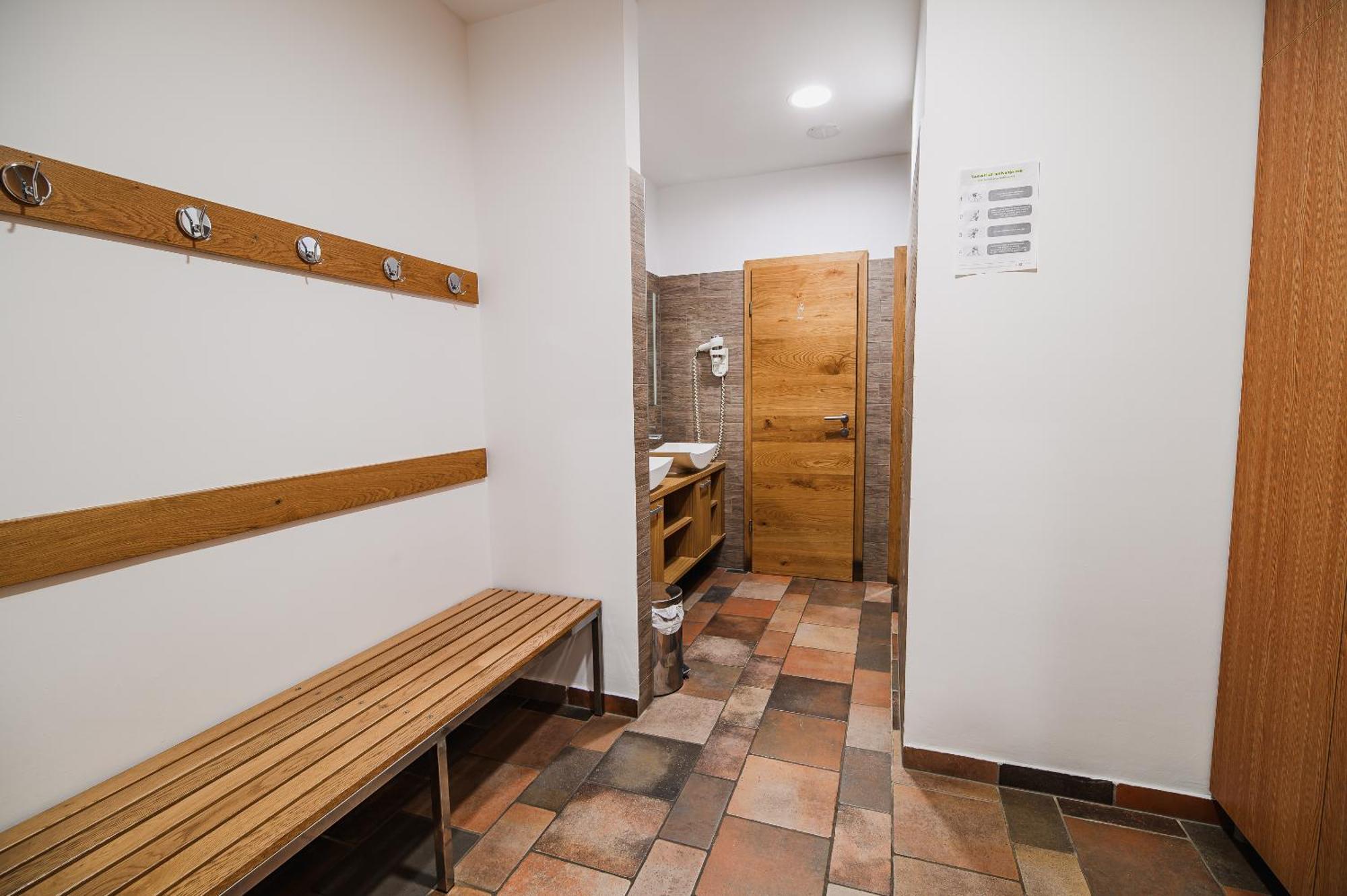 Apartments Maleric With Indoor Pool And Wellness Dragatus Exterior photo
